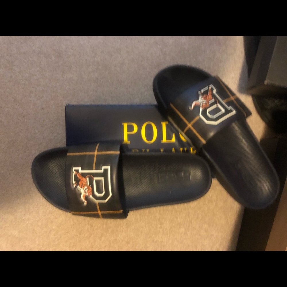 Ralph Lauren Polo slides Men’s size 9.